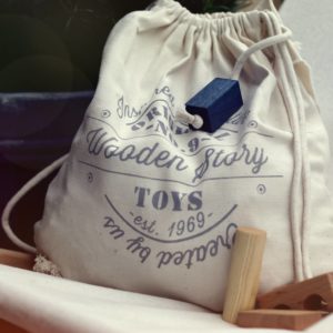 The Wooden Story Holz Bauklötze im Geschenkbeutel