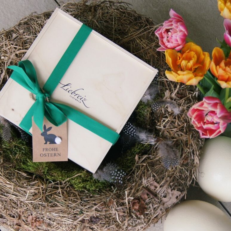 Jedes Jahr bringen wir Ihnen schöne Geschenke nach Hause - ob zu Ostern oder zu Weihnachten, zu Geburtstagen oder andern Jubiläen - wir haben das richtige Präsent für Sie.