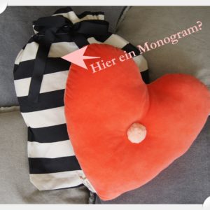 Das süsse Herz-Kissen von Meri Meri kommt bei uns in personalisierbarem Geschenk-Beutel. Ein Geschenk das von Herzen kommt.