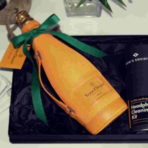 Veuve Cliquot Ice-Jacket mit Headphone Cleaning Kit