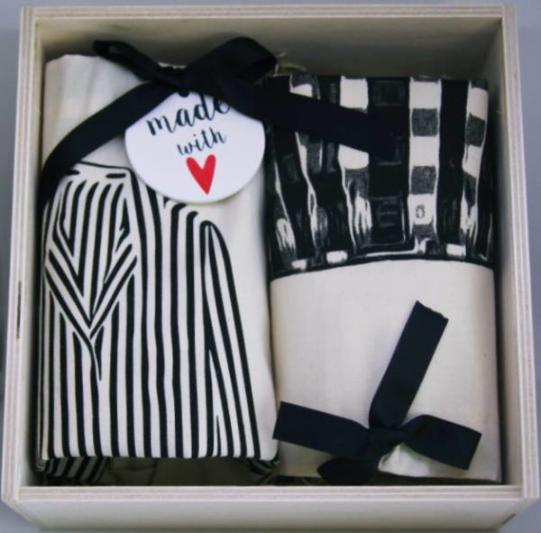 Liebevoll zusammengestellte Geschenke, wie dieses hier für Paare, finden Sie in unserem Online Shop für stilvolles Schenken.
