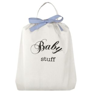 Der süsse Baby Stuff Geschenk-Beutel mit hellblauer Masche kann zuerst als Geschenkbeutel benutzt werden und anschliessend als Aufbewahrungs-Täschchen wiederverwendet werden. Personalisierbar!